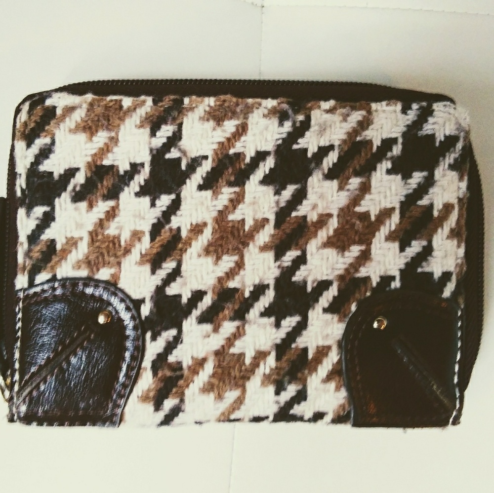 Liz Claiborne Wallet